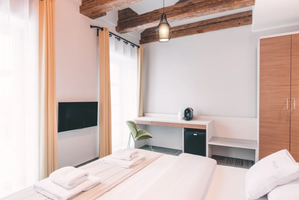 pokoj z tarasem hotel poznan fortune old town 11 4
